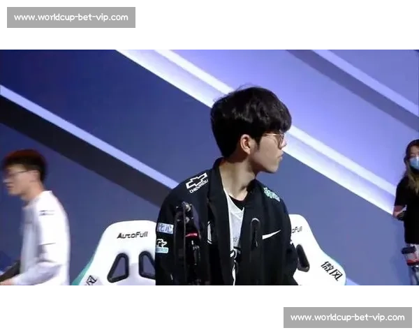 TheShy去向成迷，粉丝期待其重返巅峰！